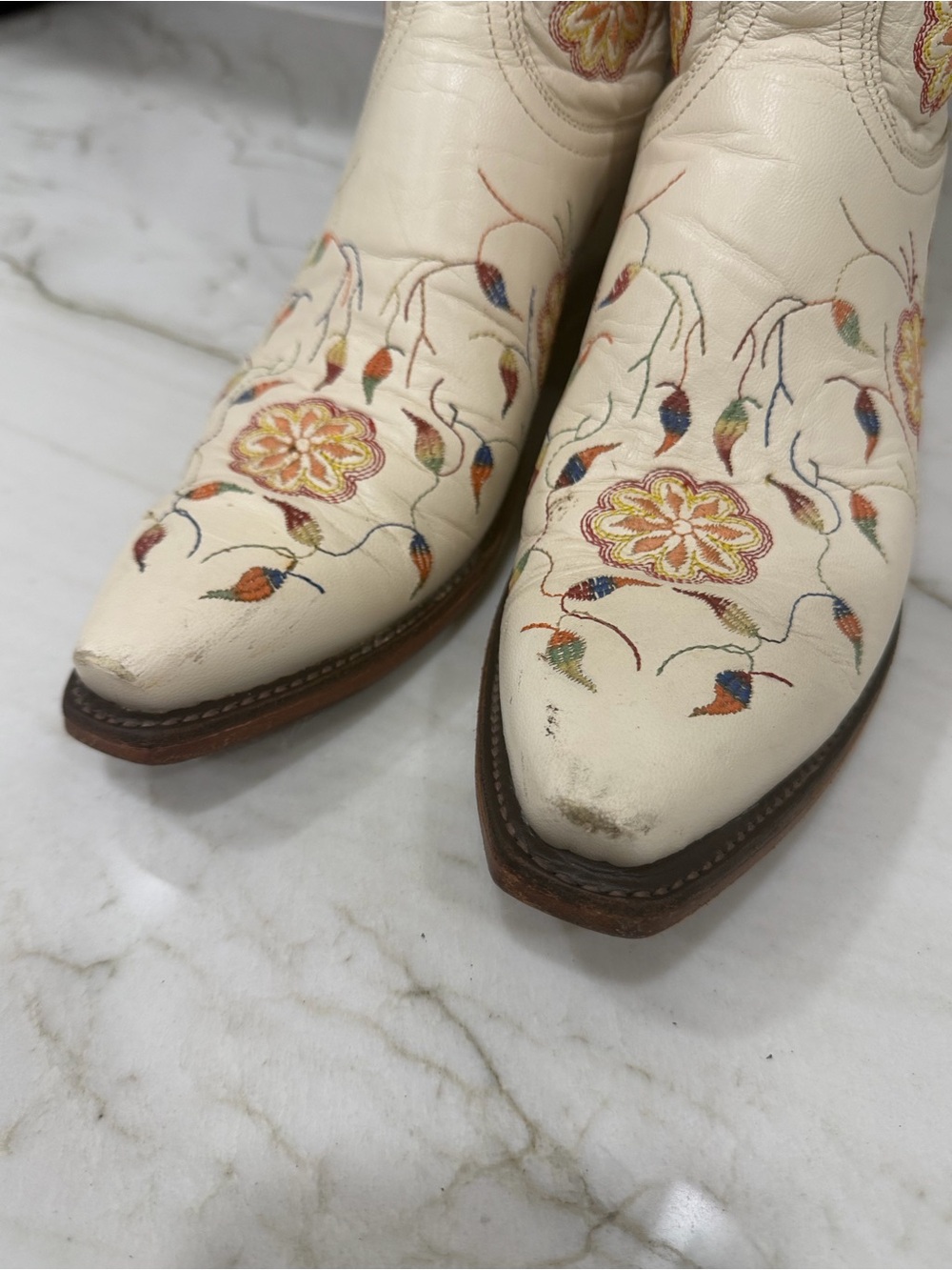 Lucchese 1883 Cream Embroidered Floral Western Boots 7.5 - Picture 9 of 16